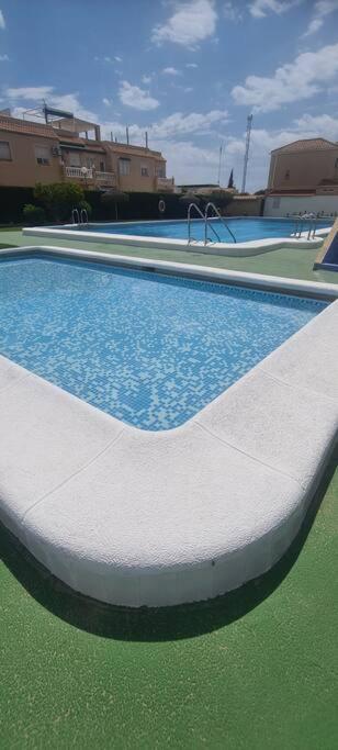 Bungalow Avec Piscine Τορεβιέχα Εξωτερικό φωτογραφία